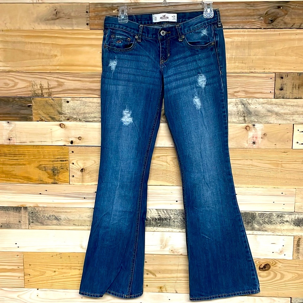 Hollister size 3S (W26 L31) medium wash bootcut low rise jeans
